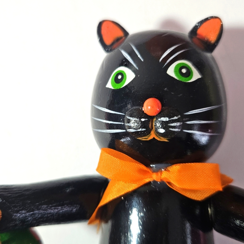 Halloween Black Cat Figurine with Jack-O'-Lantern & Orange Paper Mache Pumpkin. - Picture 3 of 8